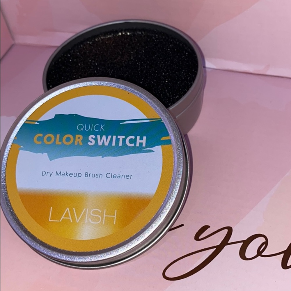 Dry Makeup Brush Cleaner